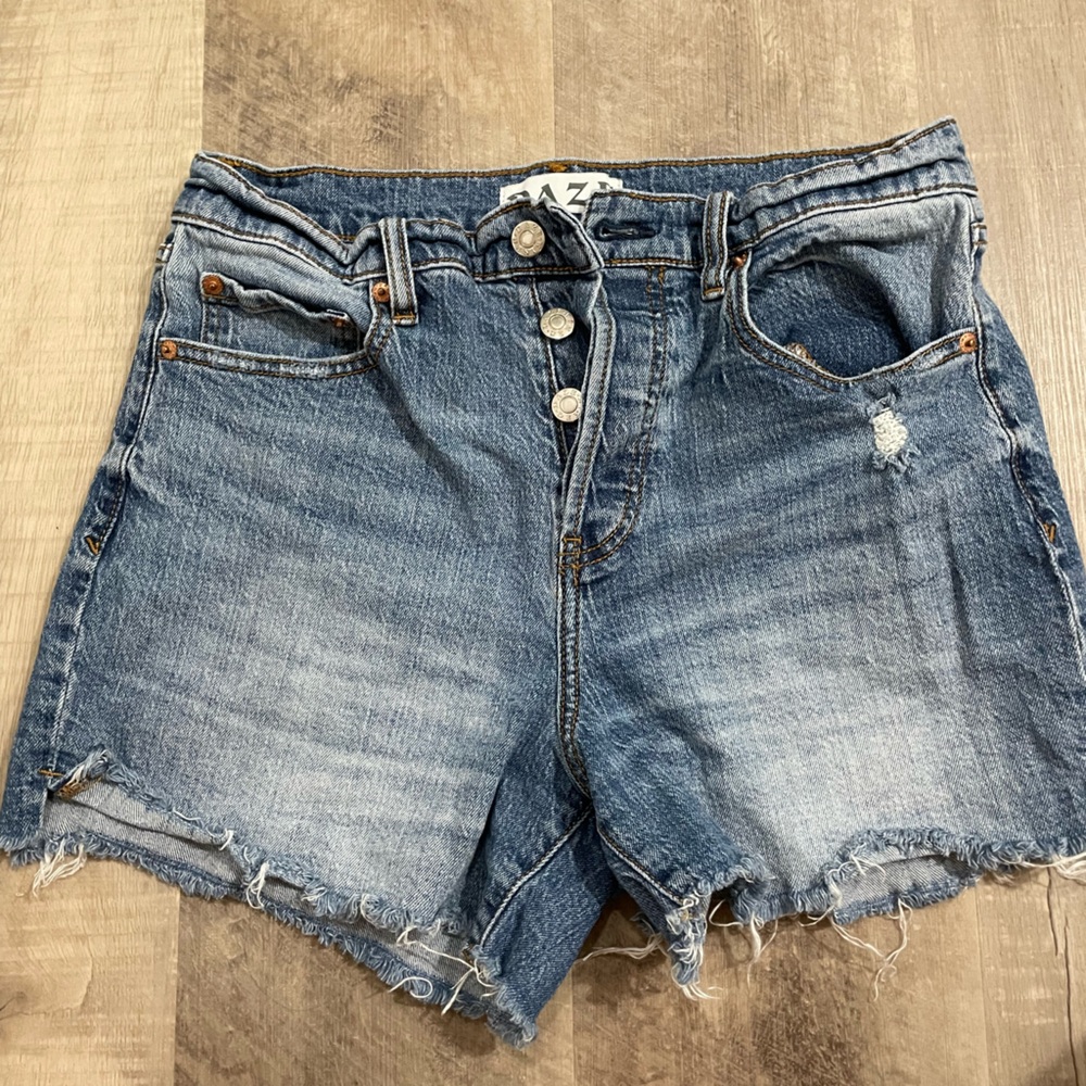 Women’s Daze Jean shorts, size 29